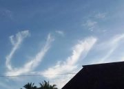 AWAN MEMBENTUK LAFADZ ALLAH DI MAGELANG