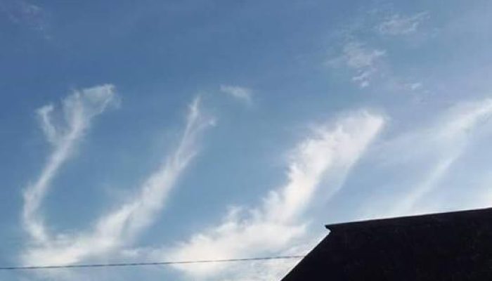 AWAN MEMBENTUK LAFADZ ALLAH DI MAGELANG