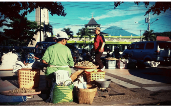 PASAR TIBAN PAHINGAN MAGELANG, DESTINASI WISATA KULINER SAMBIL DENGERIN PENGAJIAN