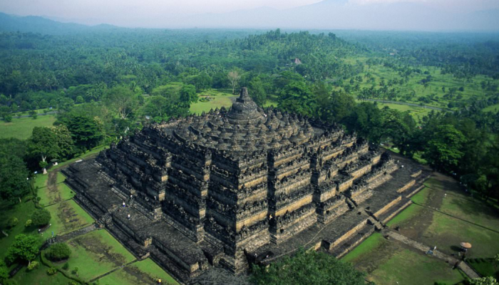 CANDI BOROBUDUR, AJAIB DAN PENUH SEJARAH