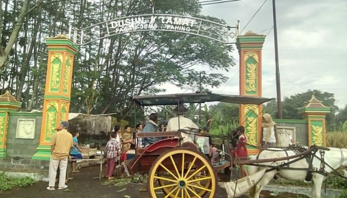 HARUS DILESTARIKAN WARISAN BUDAYA, PASAR JUMAT PAHING KRAMAT